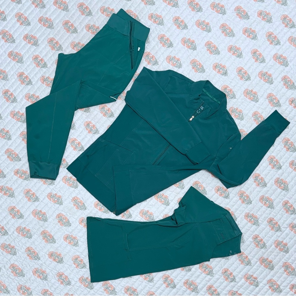 Cherokee Infinity Antimicrobial Medical Scrubber Set:Shirt,Joggers&Zip Up Jacket